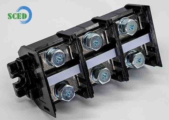300A 鉄道ターミナルブロック 47.0mm 600V 黒色PC素材 スクリューマウントコネクタ