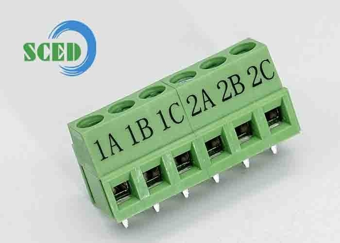 緑色 5.08mm 300V 10A PA66 PCB端末ブロック 自動制御のためのユーロタイプ